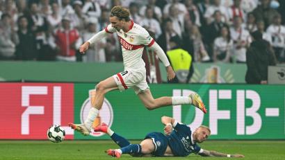 Bild: Federico Gambarini/dpa
Erst gewann Nick Woltemade mit dem VfB Stuttgart den DFB-Pokal, dann zeigte er Mitgefühl mit Gegner Bielefeld.