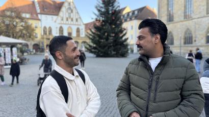 Bild: upl
Abdulqahar Al Qassab (links) besucht die Berufsfachschule für Sozialpflege in Sulzbach-Rosenberg. Muayad Al Dalawi (rechts) arbeitet als Friseur in der Amberger Altstadt.