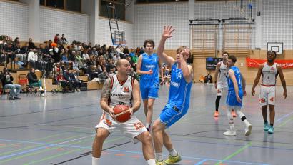 Bild: Tobias Schwarzmeier
Dreierexperte Vlady Krysl ist auch unter den Körben zu finden.