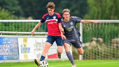 Archivbild: Schrems, Thomas
Moritz Leiß (links) brachte den SV Mitterteich 2 im Duell mit dem FC Tirschenreuth kurz nach dem Seitenwechsel entscheidend in Führung.