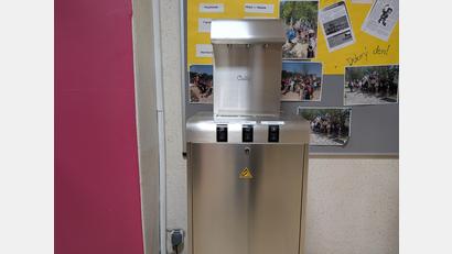 Bild: ILE-Region VierStädtedreieck
Bereits 2025 förderte die ILE-Region mehrere regionale Projekte, darunter den Kauf eines Trinkwasserspenders für Schüler in Eschenbach.