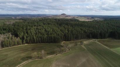 Archivbild: bey
Zwischen Parkstein und Schwand sollen drei Windräder entstehen. Die Pläne sind weit gediehen. Eine Bürgerinitiative wehrt sich jedoch seit Jahren dagegen.