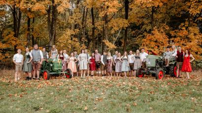 Bild: Michaela Krauß Fotografie
Die Kaltenbrunner Kirwapaare freuen sich auf das große Festwochenende.