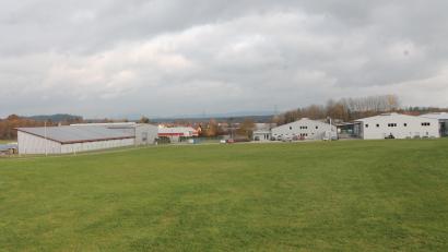 Bild: pi
Beim Bebauungsplan "Gewerbepark Waidhaus" sollen aus Naturschutzgründen etwa sechs Hektar herausgenommen werden.