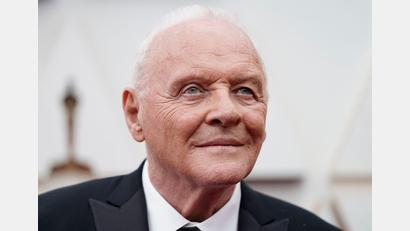 Bild: Jae C. Hong/Invision/AP/dpa
Anthony Hopkins blickt mit 87 Jahren auf sein bewegtes Leben. (Archivfoto)
