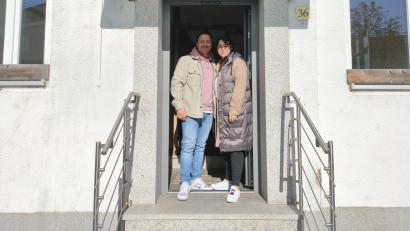 Bild: ald
Sarah Lorenz und Alper Akkus eröffnen in Neustadt/WN ihr familienfreundliches Frühstückscafé „Herzstück“. Die beiden sind selbst Eltern von zwei kleinen Kindern.