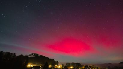 Bild: -/onw-images/dpa
Polarlichter waren heuer schon mehrmals in Bayern zu sehen.
