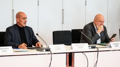 Bild: Fabian Sommer/dpa
Brandenburgs BSW-Fraktionschef Niels-Olaf Lüders und BSW-Finanzminister Robert Crumbach sind sich nicht einig über die Medienstaatsverträge.