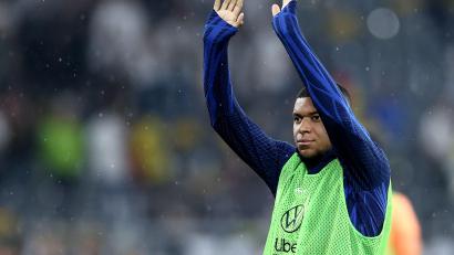 Bild: Rolf Vennenbernd/dpa
Die französische Nationalmannschaft will der Opfer der Anschläge vom 13. November 2015 gedenken. (Archiv)