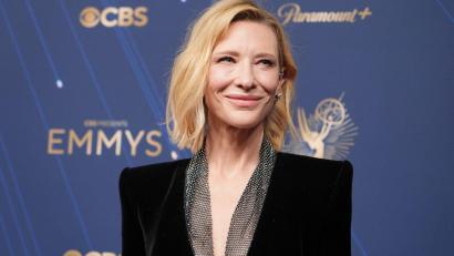 Bild: Jae C. Hong/Invision/AP/dpa
Cate Blanchett posiert bei den diesjährigen Emmy Awards in Los Angeles. Nun bekommt die Schauspielerin einen Bambi. (Archivbild)