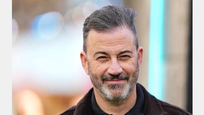 Bild: Scott A Garfitt/Invision/dpa
Die Show von Jimmy Kimmel war im September für kurze Zeit abgesetzt worden. (Archivbild)