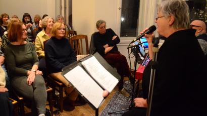 Bild: Kunz
The Voice and the Pianoplayer. Ein Wohnzimmerkonzert bei Wein und Snacks.