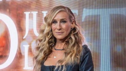Bild: Lev Radin/ZUMA Press Wire/dpa
US-Schauspielerin Sarah Jessica Parker vergrößert ihre Trophäensammlung. (Archivbild)