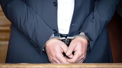 Bild: Sina Schuldt/dpa
Auch der zweite Verdächtige sitzt jetzt in Untersuchungshaft. (Symbolbild)