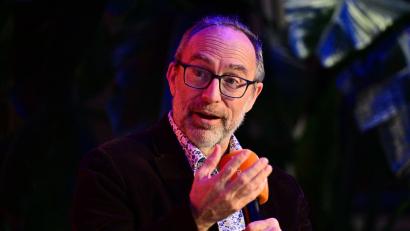 Bild: Sebastian Christoph Gollnow/dpa
Wikipedia-Gründer Jimmy Wales hat ein Buch mit dem Titel „Trust“ herausgebracht.