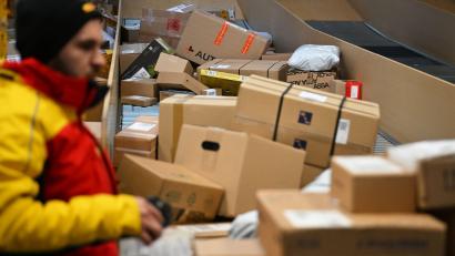 Bild: Wolf von Dewitz/dpa
Bislang können Waren unter 150 Euro zollfrei in die EU importiert werden.