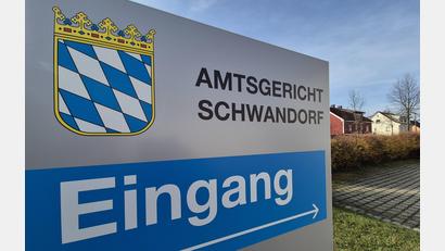 Bild: Hösamer
Vor dem Amtsgericht Schwandorf wird gegen einen Rumänen verhandelt. Gegen ihn ist nun Haftbefehl ergangen.