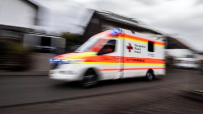 Bild: Boris Roessler/dpa
Für die Radfahrerin kommt jede Hilfe zu spät. (Symbolbild)