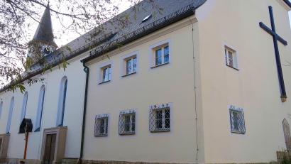 Bild: bsc
Für eine Holztreppe in der Katholischen Pfarrkirche Friedenfels musste der Gemeinderat in seiner jüngsten Sitzung eine Erlaubnis erteilen. Die Kosten für die Instandsetzung des denkmalgeschützten Aufgangs obliegen der Kirchenverwaltung.