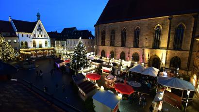 Archivbild: Petra Hartl
Rund um den Amberger Weihnachtsmarkt werden heuer Betonpoller aufgestellt, die für mehr Sicherheit sorgen sollen.