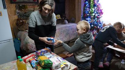 Archivbild: Bauriedl
Die Höglinger Weihnachtstrucker machen sich wieder auf den Weg in Richtung Rumänien. Die Geschenkpakete unterstützen dort arme Familien.