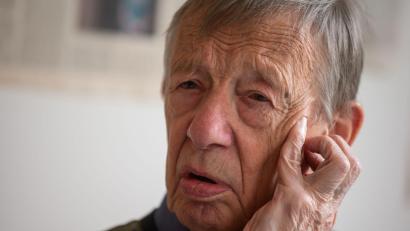 Archivbild: Ulrich Perrey/dpa
Bohm hat zuletzt zusammen mit Fatih Akin den Film „Amrum“ gedreht.