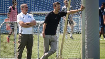 Bild: Christian Charisius/dpa
Die HSV-Macher arbeiten weiter zusammen: Sportdirektor Claus Costa (r) und Sportvorstand Stefan Kuntz.