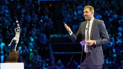 Bild: Lm Otero/AP/dpa
Wird Ex-Dallas-Star Dirk Nowitzki General Manager der Mavericks? (Archivbild)