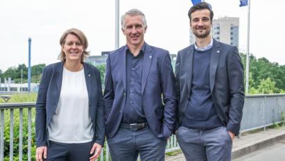 Bild: Tim Rehbein/dpa
Schalkes Vorstandscrew erlebte am Samstag eine entspanntere Mitgliederversammlung als 2024. (Archivbild)