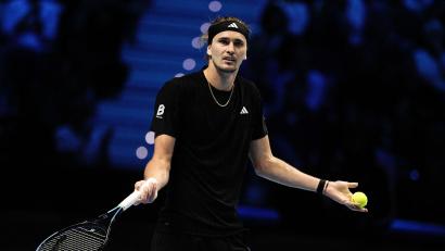 Bild: Marco Alpozzi/LaPresse via ZUMA Press/dpa
Alexander Zverev kann nur schwer fassen, dass er bei den ATP Finals in der Vorrunde gescheitert ist.