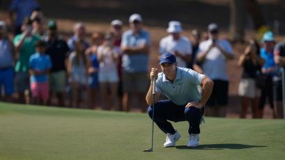 Bild: Altaf Qadri/AP/dpa
Nordirlands Golfstar Rory McIlroy hat zum siebten Mal die Gesamtwertung der DP World Tour gewonnen.