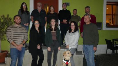 Bild: rn
Die Kandidaten der SPD-Liste wollen nach eigener Aussage frischen Wind in den Eschenbacher Stadtrat bringen. Karolina Forster (vorne, Zweite von links) steht an der Spitze. Auf dem Bild fehlen einige der Nominierten.