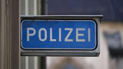 Symbolbild: Bernd Weißbrod/dpa
Wer kann der Polizei helfen, den Eigentümer der toten Tiere zu finden?