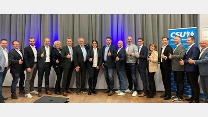 Bild: Paul Zaruba
Die Marktratskandidaten der CSU Luhe-Wildenau mit stellvertretendem Landrat Albert Nickl (rechts).