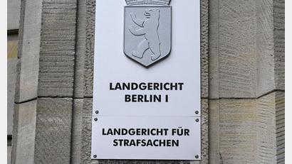 Bild: Jens Kalaene/dpa
Eine Autohändlerin, die die Wirtschaftssanktionen gegen Russland missachtet und zahlreiche Luxusfahrzeuge exportiert haben soll, steht vor Gericht. (Symbolbild)