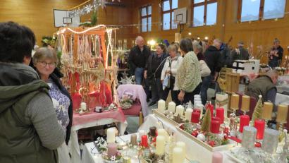 Bild: adj
Gut besucht ist der Weihnachtsmarkt in Störnstein am Samstag und Sonntag.