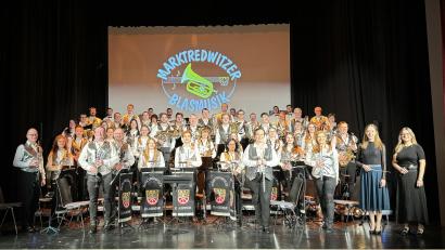 Bild: Marktredwitzer Blasmusik e.V.
Die Marktredwitzer Blasmusik beim Neujahrskonzert 2025.