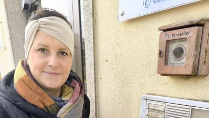 Bild: Stefanie Hautmann
Stefanie Hautmann hat den Umschlag mit den Unterschriften Landtagsabgeordnetem Tobias Reiß in den Briefkasten seines Büros am Rathaus in Brand geworfen.