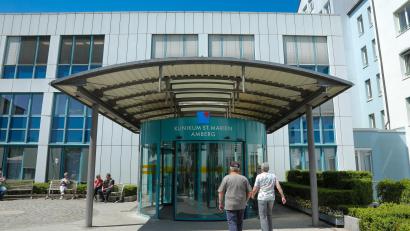 Archivbild: Wolfgang Steinbacher
Durch das Sparpaket des Bundestages wächst der Druck auf Oberpfälzer Krankenhäuser: Beim Klinikum St. Marien in Amberg rechnet man mit einer Finanzierungslücke von etwa 2 Millionen Euro für 2026.