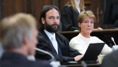 Bild: Marcus Brandt/Pool dpa/dpa
Was die Aussage eines mutmaßlichen Entführers der Block-Kinder bei der Staatsanwaltschaft für den Prozess gegen die Mutter bedeutet, ist noch unklar. (Archivbild)