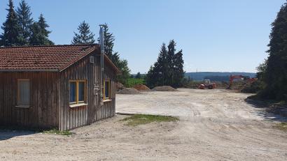 Bild: Hösamer
Für den ehemaligen Minigolfplatz in Irlaching-Siedlung sind zwei Baugenehmigungen erteilt worden. Diese sind rechtswidrig.