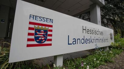 Bild: Boris Roessler/dpa
Das LKA in Hessen hatte die Federführung bei der Aktion. (Archivbild)