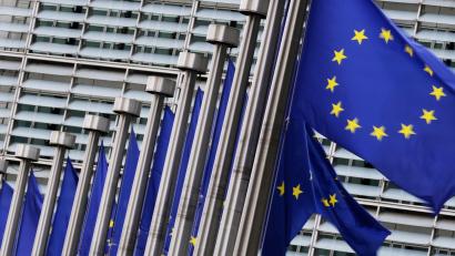 Bild: Virginia Mayo/AP/dpa
Die EU-Kommission nimmt Dienste von Amazon und Microsoft unter die Lupe. (Symbolbild)