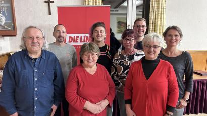 Bild: Tamara Woppmann
Die Linke sieht sich im Aufwind, war bei einer Kreisversammlung in Schwandorf zu hören. Das Vorstandsfoto zeigt von links Manfred Preischl, Christian Oberthür, Christa Braun, Francesco Giacalone, Susanne Brey, Tobias Mainka, Uschi Maxim und Manuela Sperber.