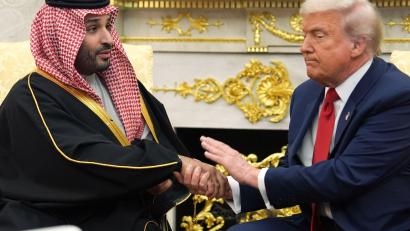 Bild: Evan Vucci/AP/dpa
Kronprinz von Saudi-Arabien bei Trump