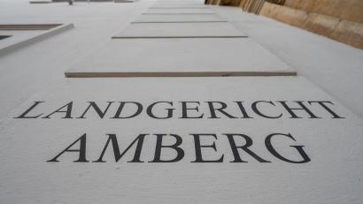 Symbolbild: Armin Weigel/dpa
Ein 29-Jähriger musste sich vor Gericht verantworten.