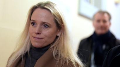 Bild: Marcus Brandt/dpa
Astrid Have, die neue Frau von Stephan Hensel, sagte vor Gericht als Zeugin aus.