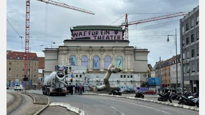 Bild: Ulf Vogler/dpa
Nach einem vorübergehenden Baustopp kann bei der Sanierung des historischen Augsburger Theaters weitergebaut werden. (Archivbild)
