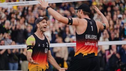 Bild: Marius Becker/dpa
Clemens Wickler (l) und Nils Ehlers stehen im WM-Achtelfinale.
