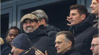 Bild: Jan Woitas/dpa
Als Experte auch bei DFB und DFL gefragt: Jürgen Klopp (2.v.l.)